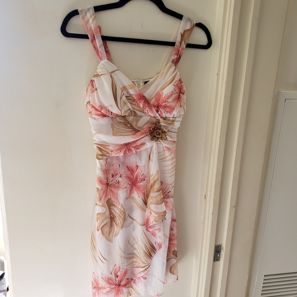 Ruby Rox Dresses & Skirts - 4 for $15 RUBY ROX White/pink/tan flowy dress